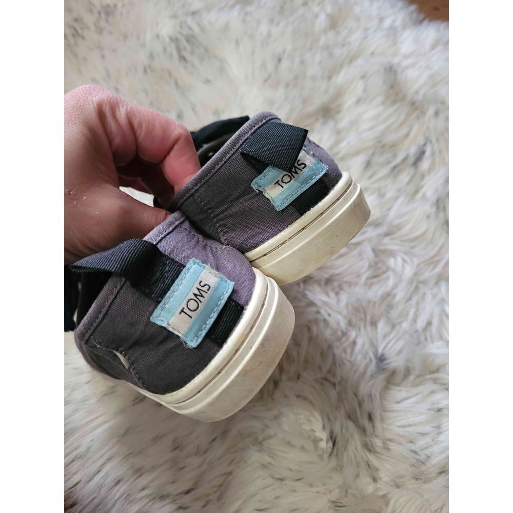 Toms Lace Sneakers, Youth 4.5 - Picture 2 of 4